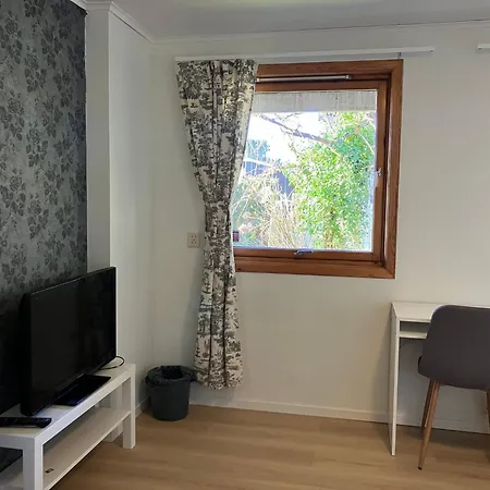 Charming Stavanger House With Garden, Perfect For Families Vakantiehuis Sunde